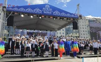 На площади Победы в Витебске прозвенел «Последний звонок» 